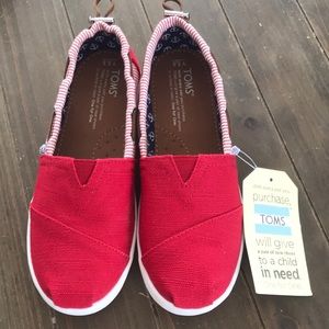 Toms size 3.5 youth